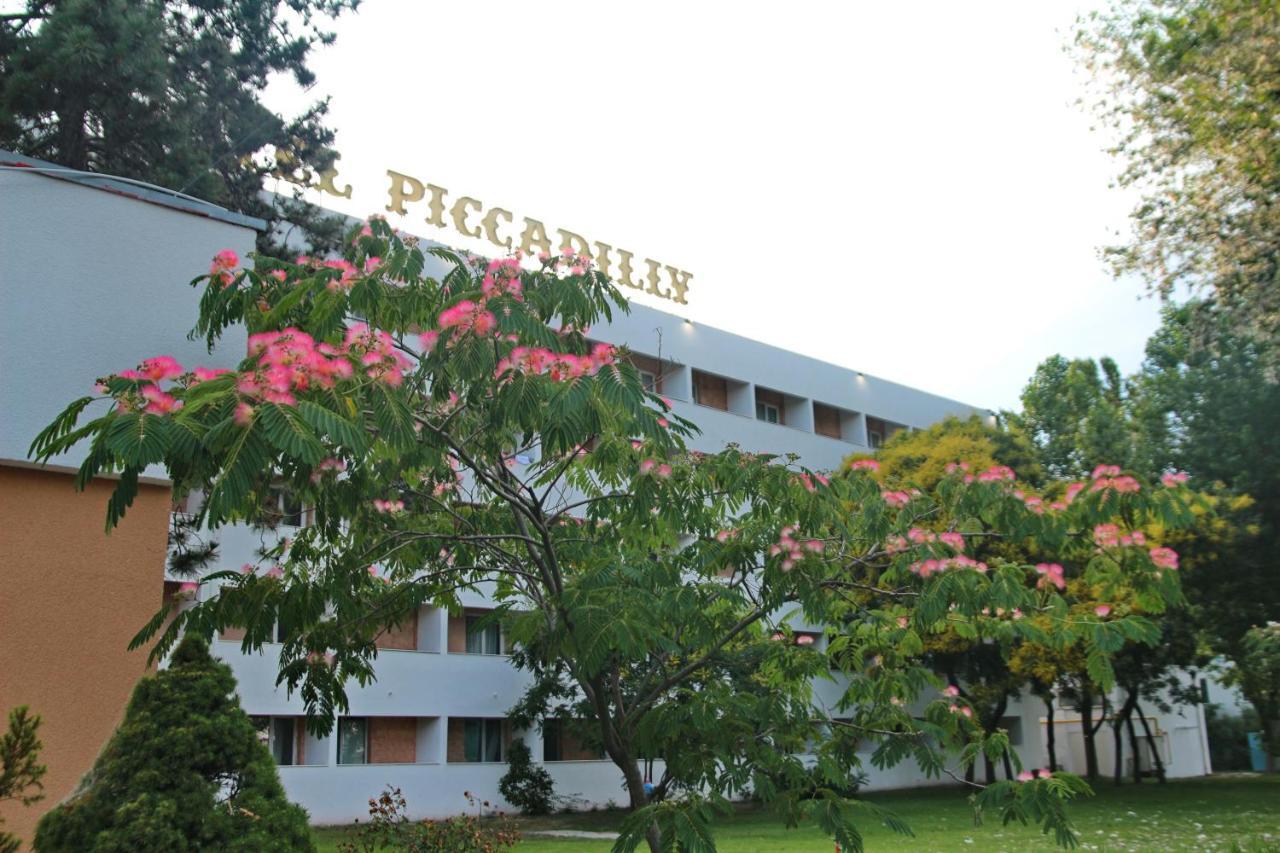 Hotel Piccadilly Mamaia Exteriör bild