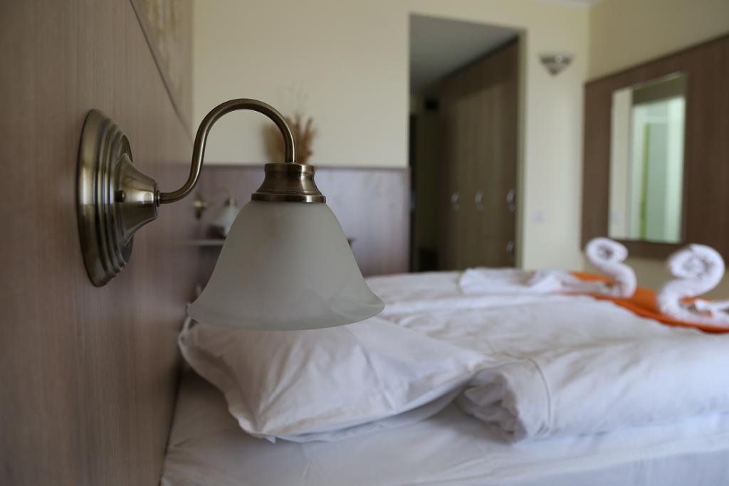 Hotel Piccadilly Mamaia Exteriör bild