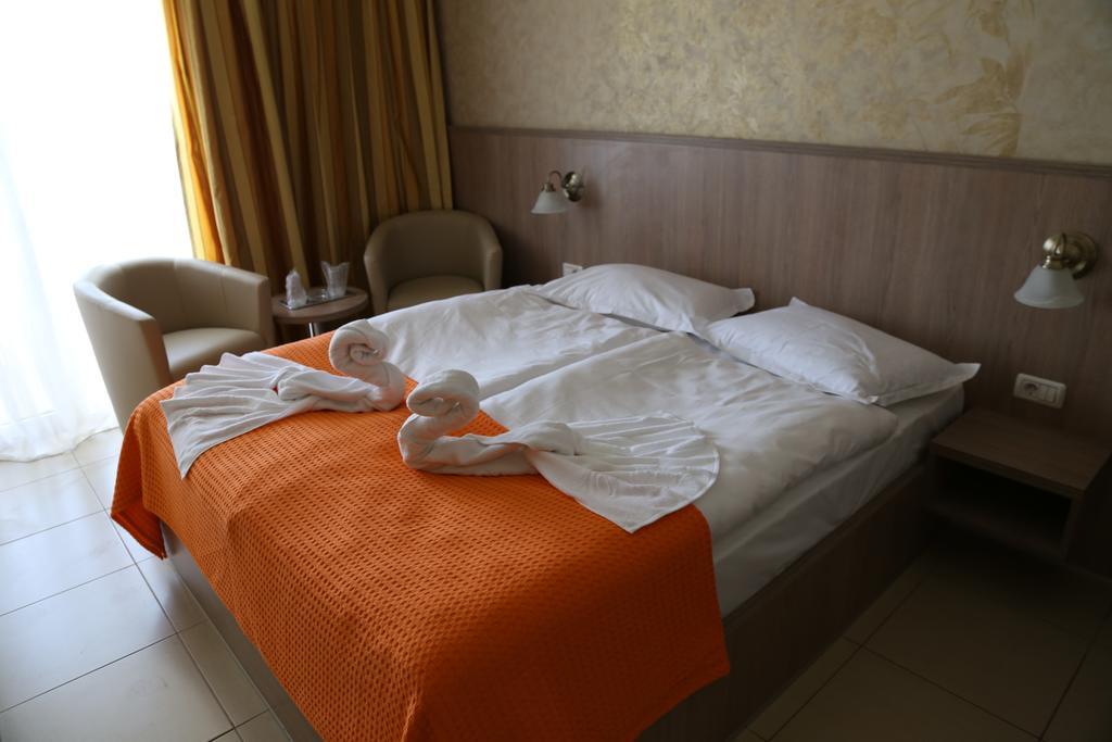 Hotel Piccadilly Mamaia Exteriör bild
