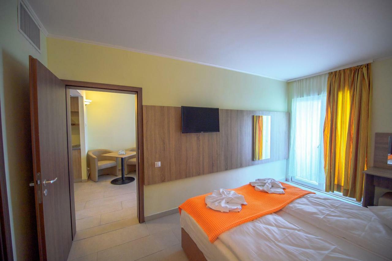 Hotel Piccadilly Mamaia Exteriör bild