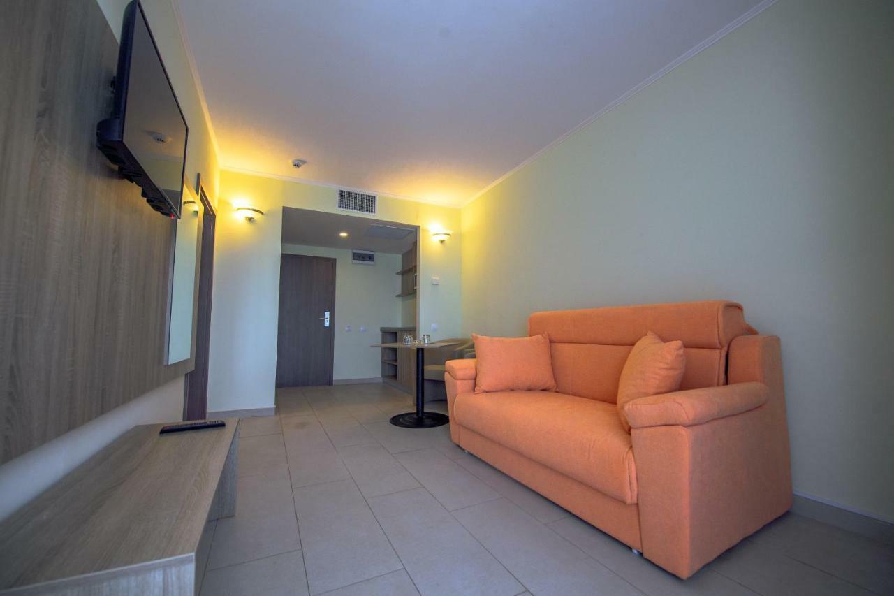Hotel Piccadilly Mamaia Exteriör bild