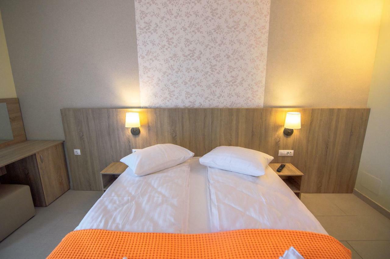Hotel Piccadilly Mamaia Exteriör bild