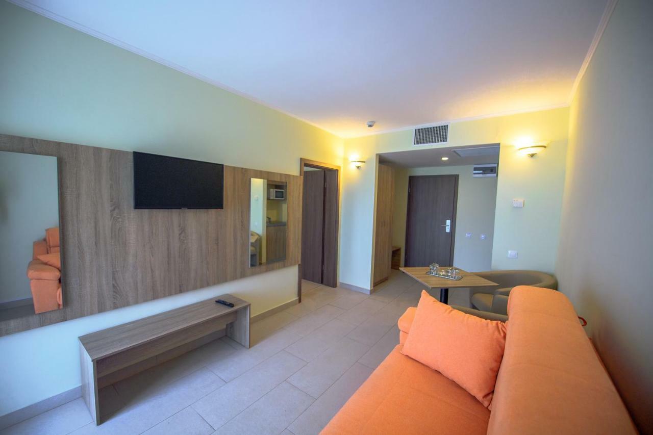Hotel Piccadilly Mamaia Exteriör bild