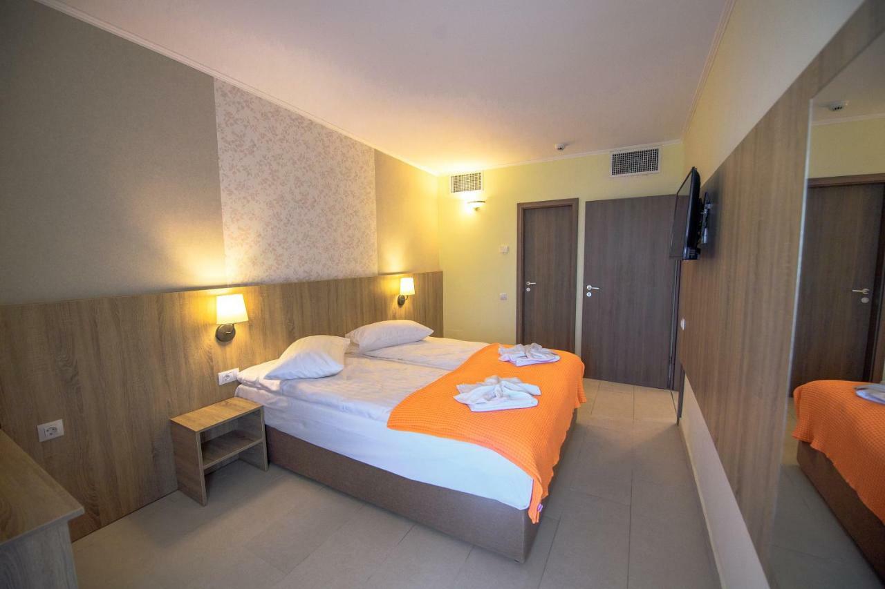 Hotel Piccadilly Mamaia Exteriör bild