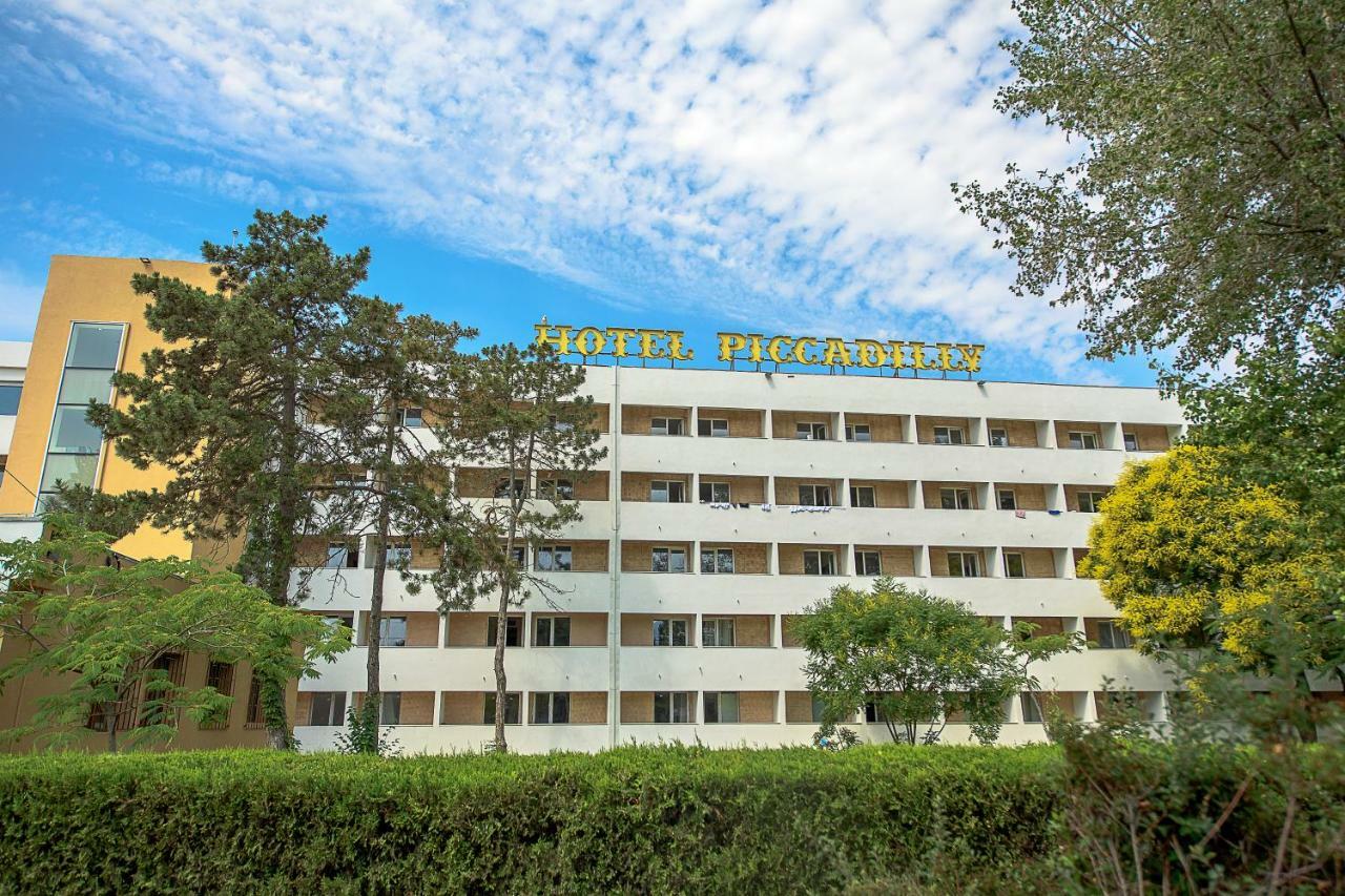 Hotel Piccadilly Mamaia Exteriör bild