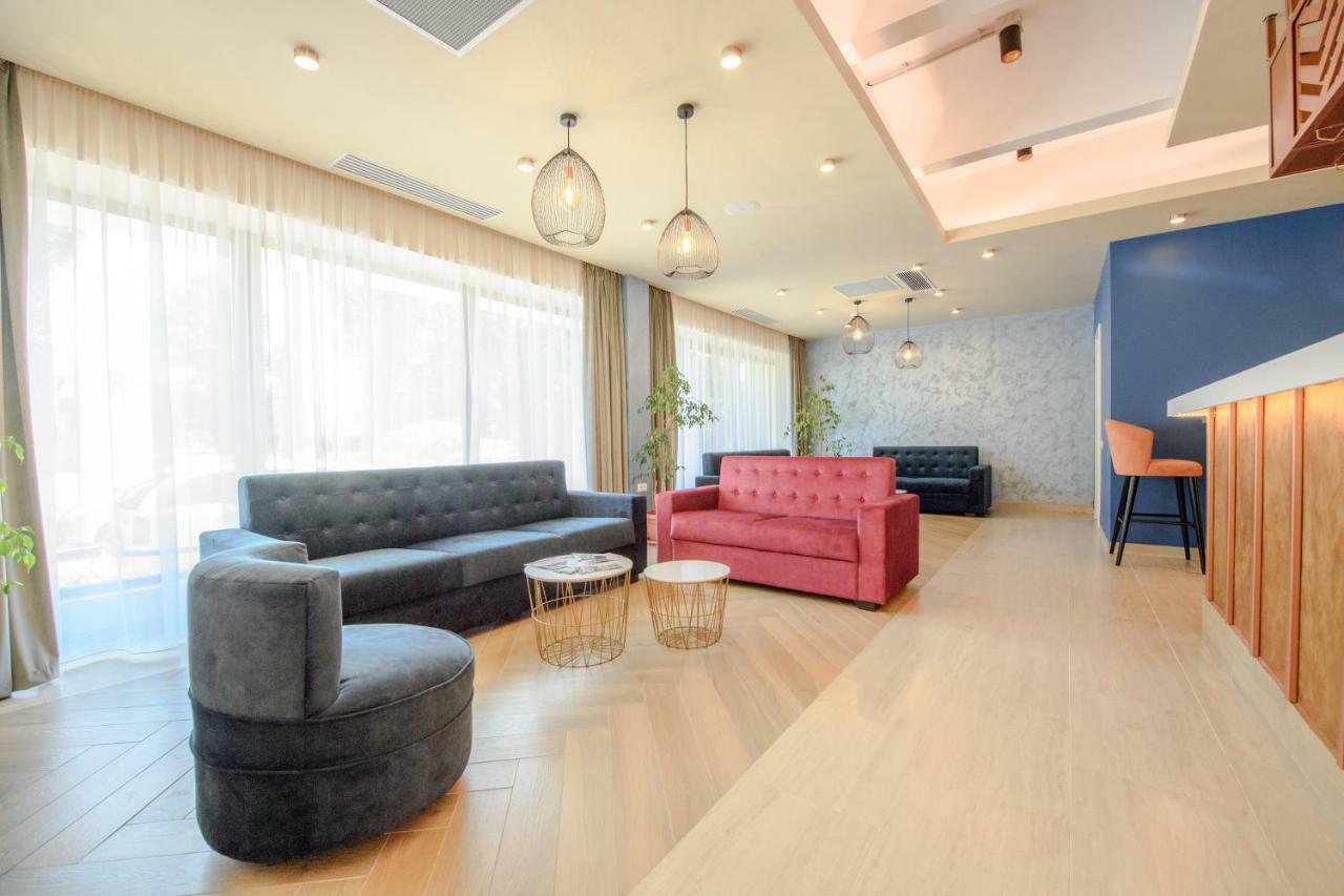 Hotel Piccadilly Mamaia Exteriör bild