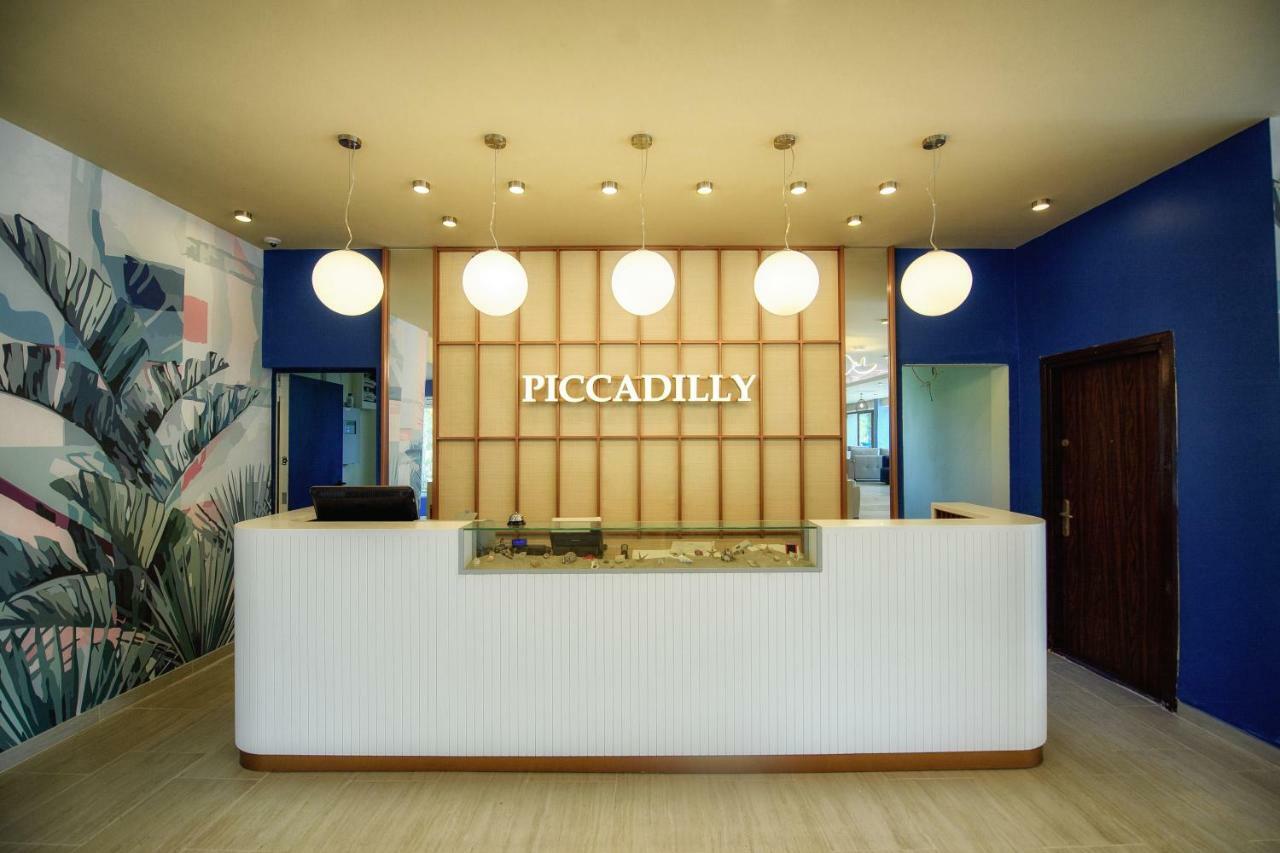 Hotel Piccadilly Mamaia Exteriör bild